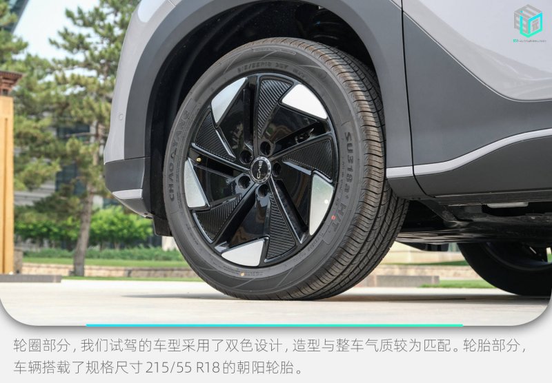 一酒吧电线短路引发火灾 消防及时扑救